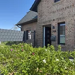 Haus Strandhafer بيت للعطل